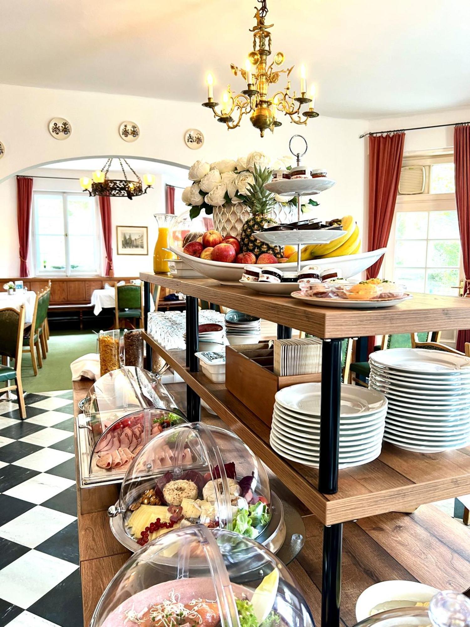 Hotel Restaurant Gruenwalderhof Patsch Екстериор снимка