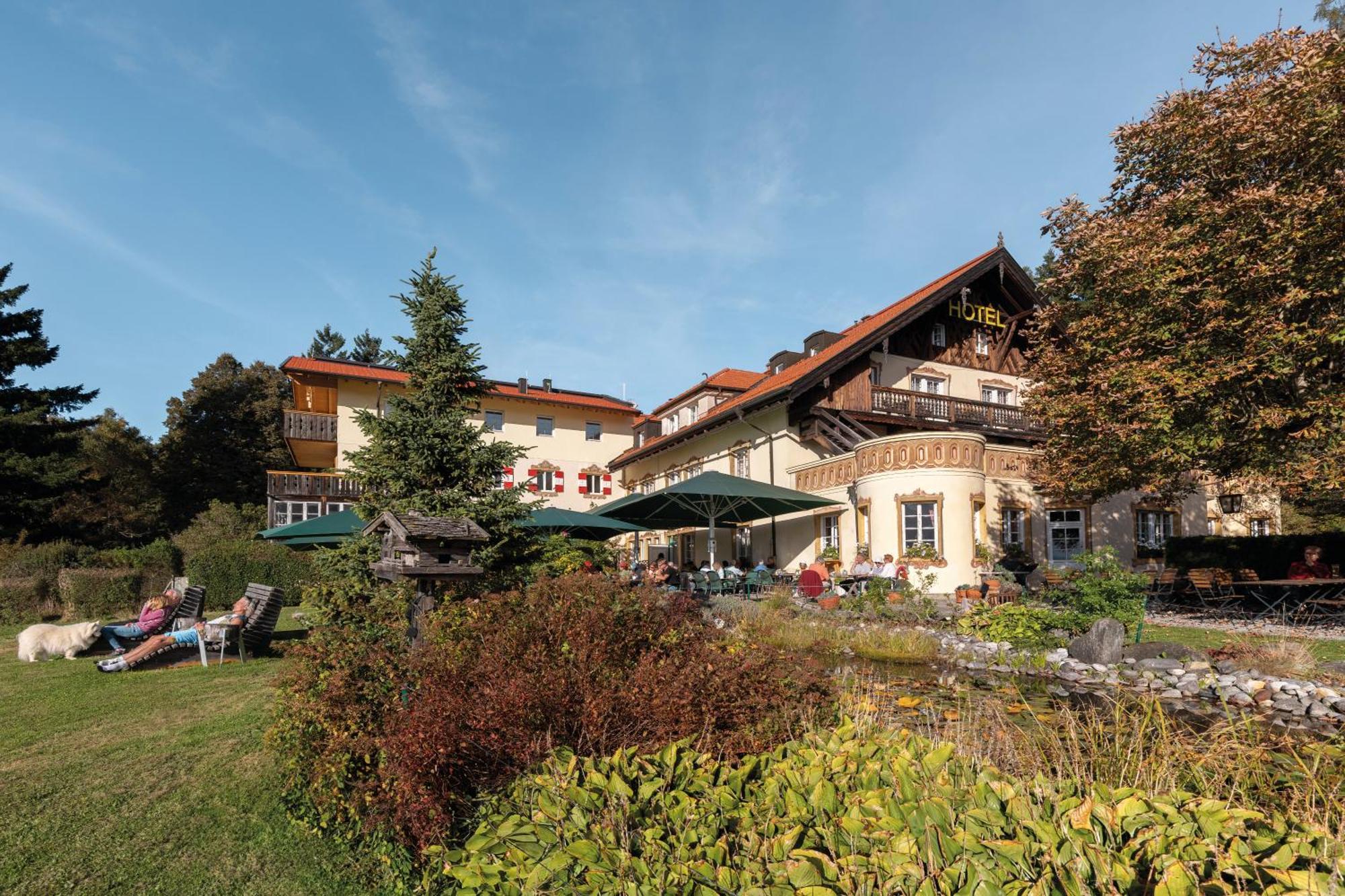 Hotel Restaurant Gruenwalderhof Patsch Екстериор снимка